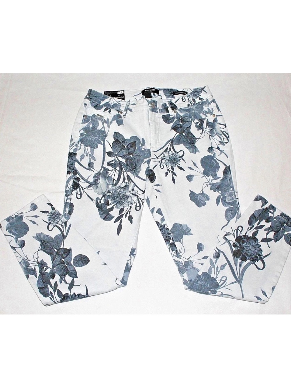 Nine West Women’s Floral Print White Jeans size 8 like new